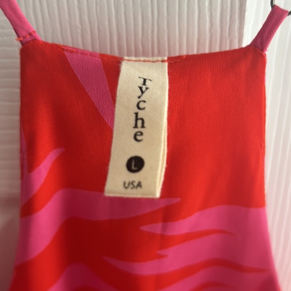 TYCHE HAWAIIAN PINK & PRINTED RED DRESS - Picture 2 of 4